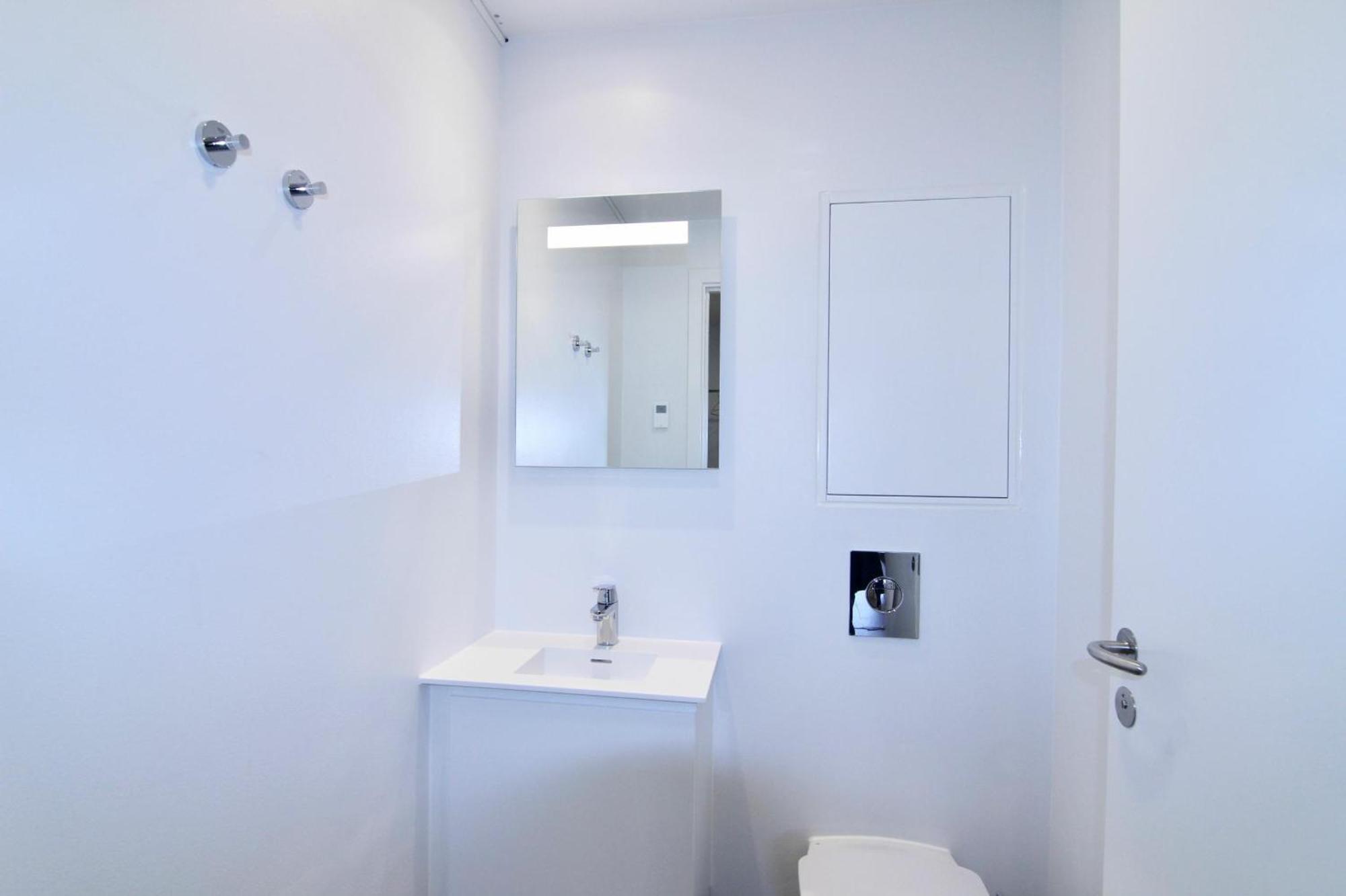 Fantastic 3-bed Wbalcony In North Harbour Leilighet